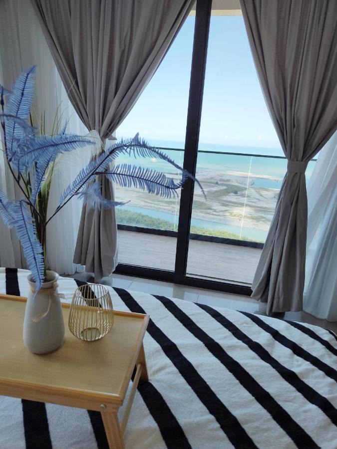 Penthouse Seaview Apartment with Jacuzzi