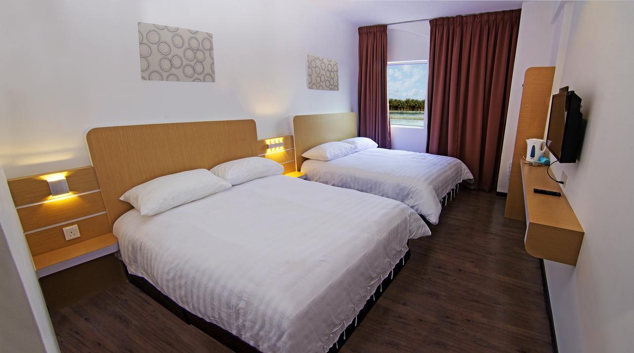 Deluxe Room,708248749:JPEG