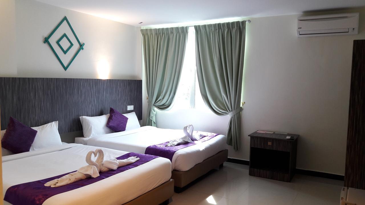 Deluxe Family Room