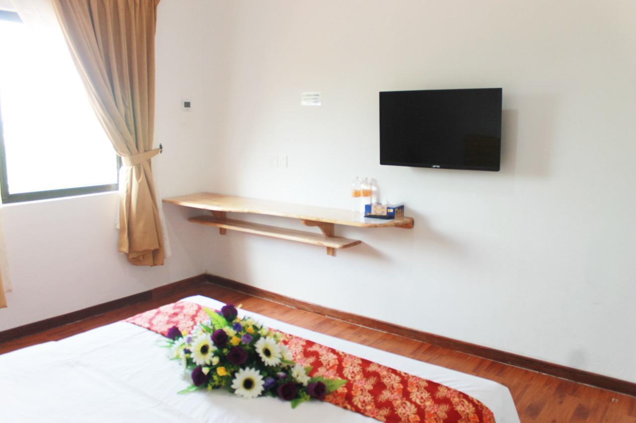 Deluxe Queen Room