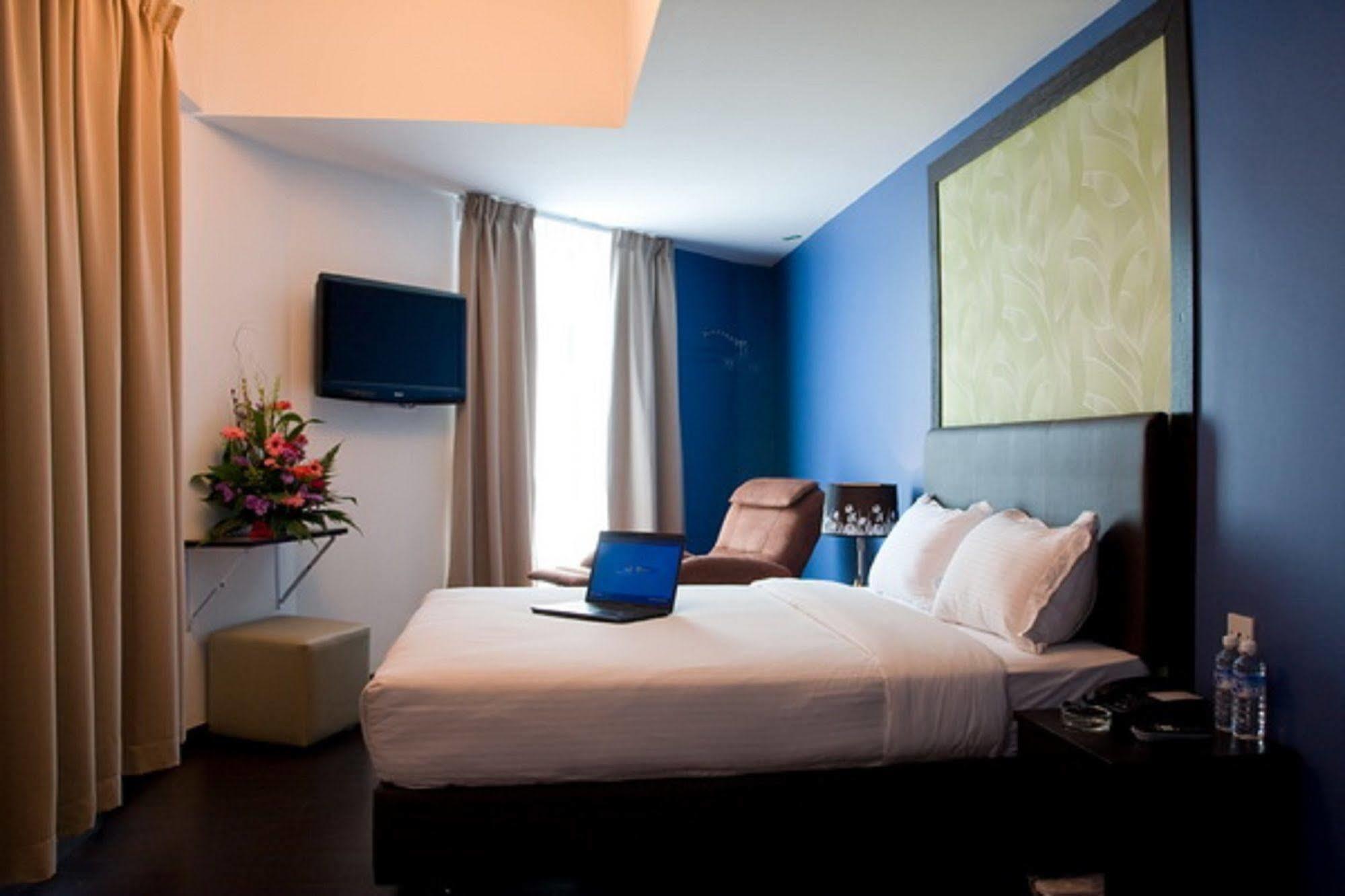 Deluxe Room with partial sea view