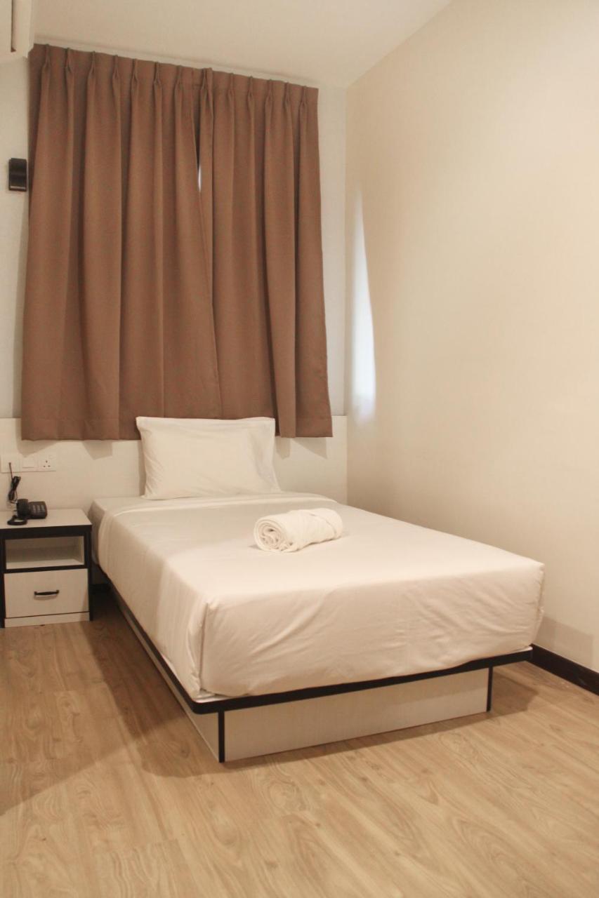 Standard Single Room only,757079509:JPEG