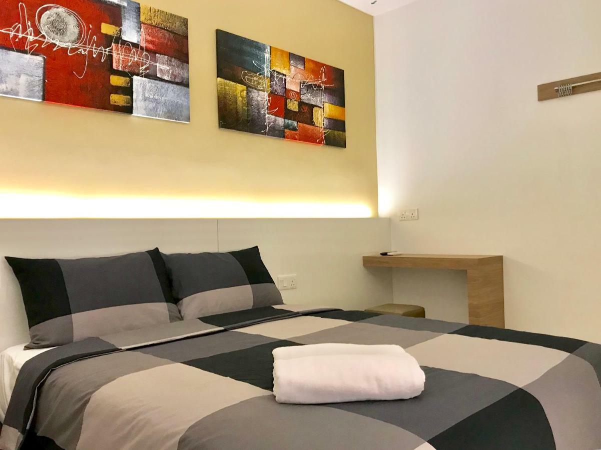 Standard Queen Room