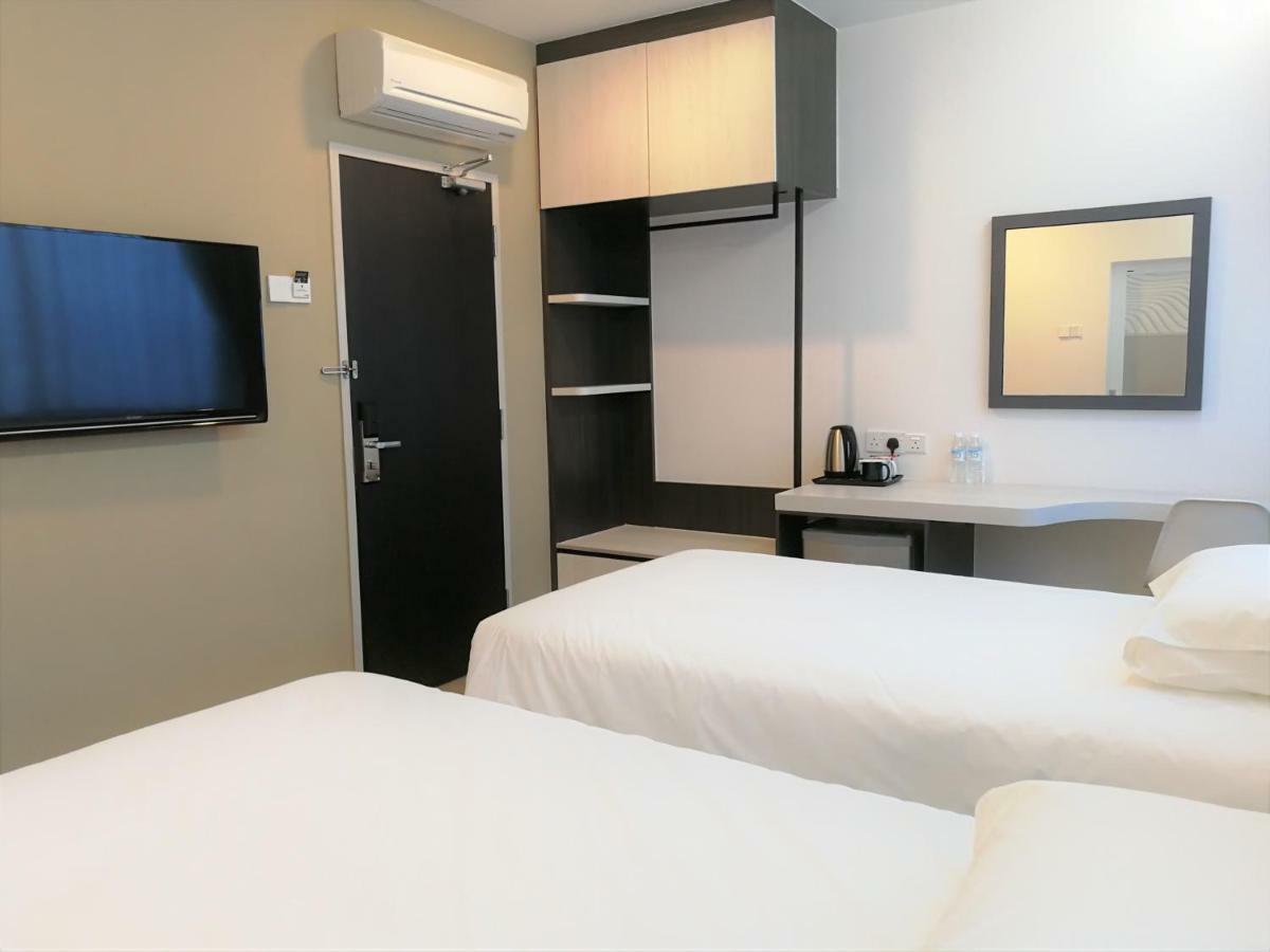 Twin Room,1639614123:JPEG