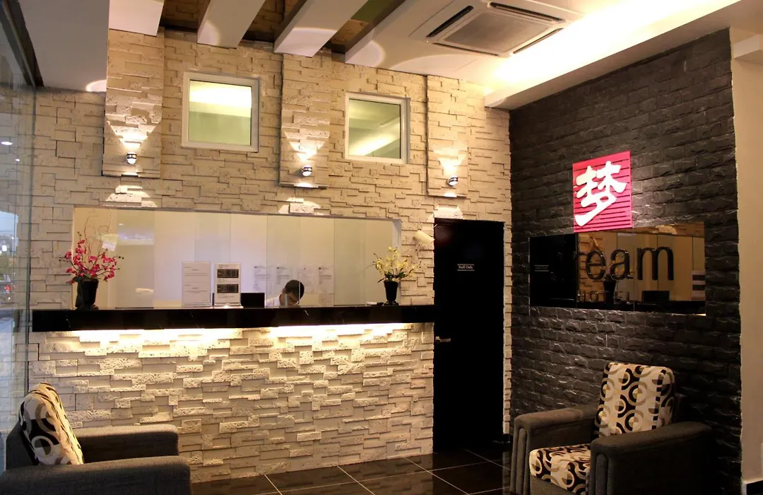 Dream Hotel-1