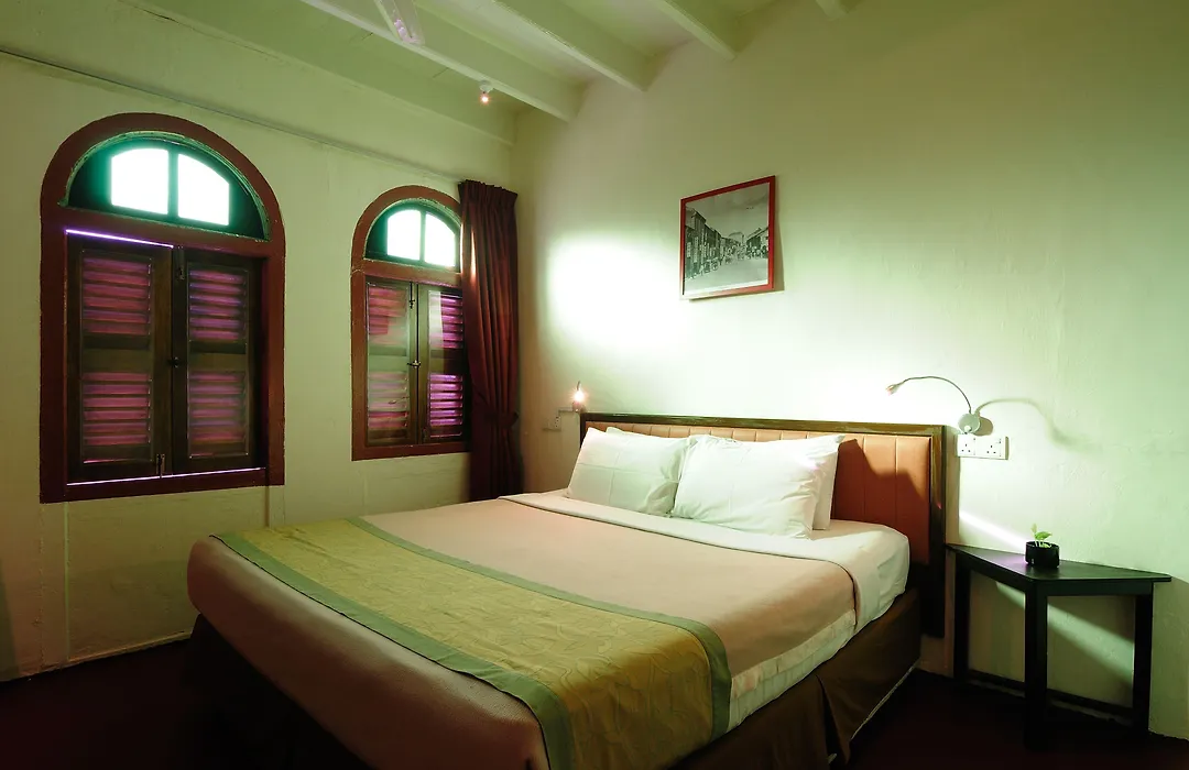 Red Inn Court-1