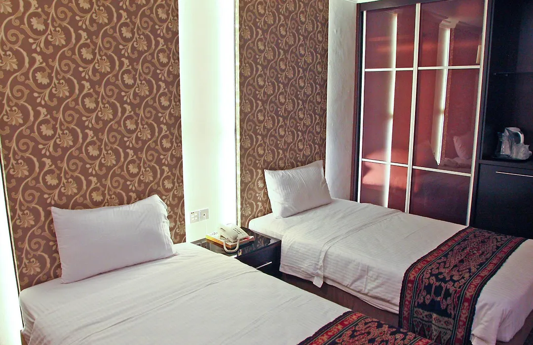 Royal Hotel-1