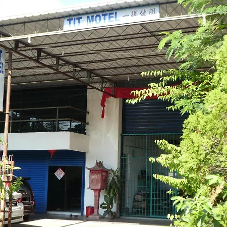 Tit Motel-3