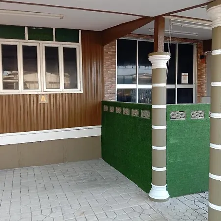Waldan Homestay Pantai Seberang Takir Unit A-3