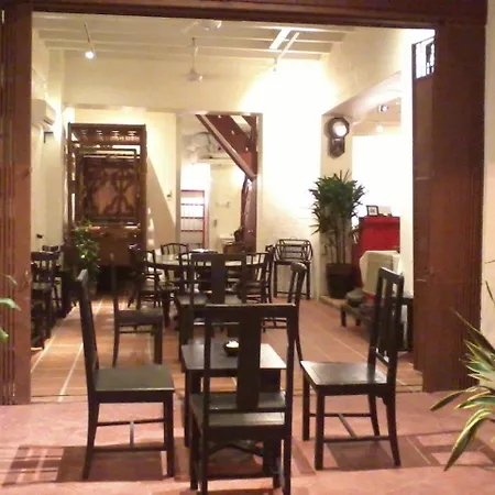 Red Inn Court-3