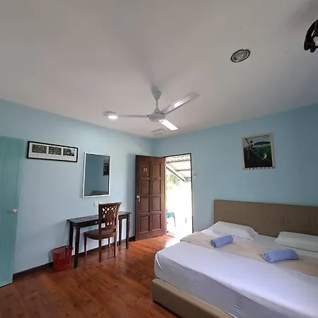 Sukau Backpackers B&B-3