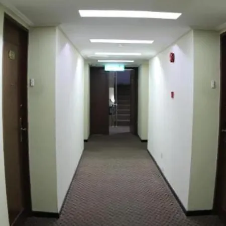 Royal Hotel-2