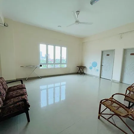 Alexis Kt Roomstay-2
