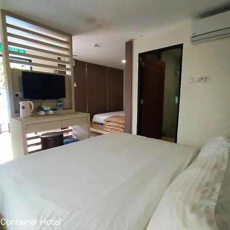 Kluang Container Swimming Pool Hotel-3