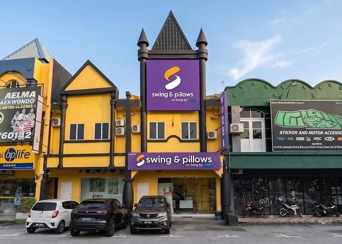 Swing & Pillows - Golden Roof Hotel Sunway Ipoh