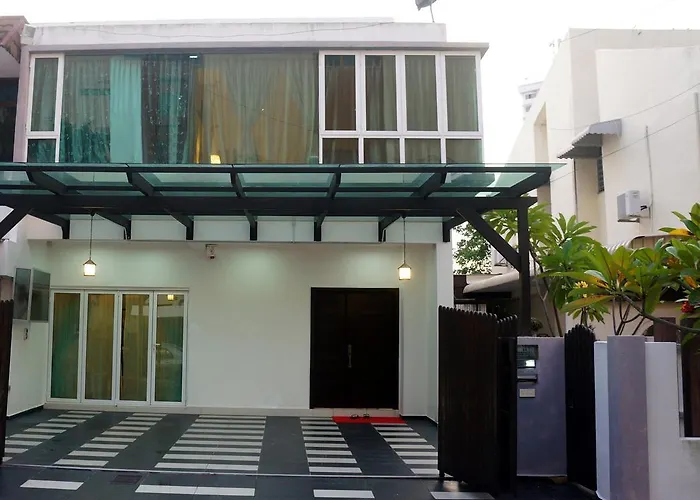 Gurney Luxe Inn