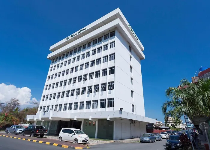 Oyo 89619 De Choice Hotel